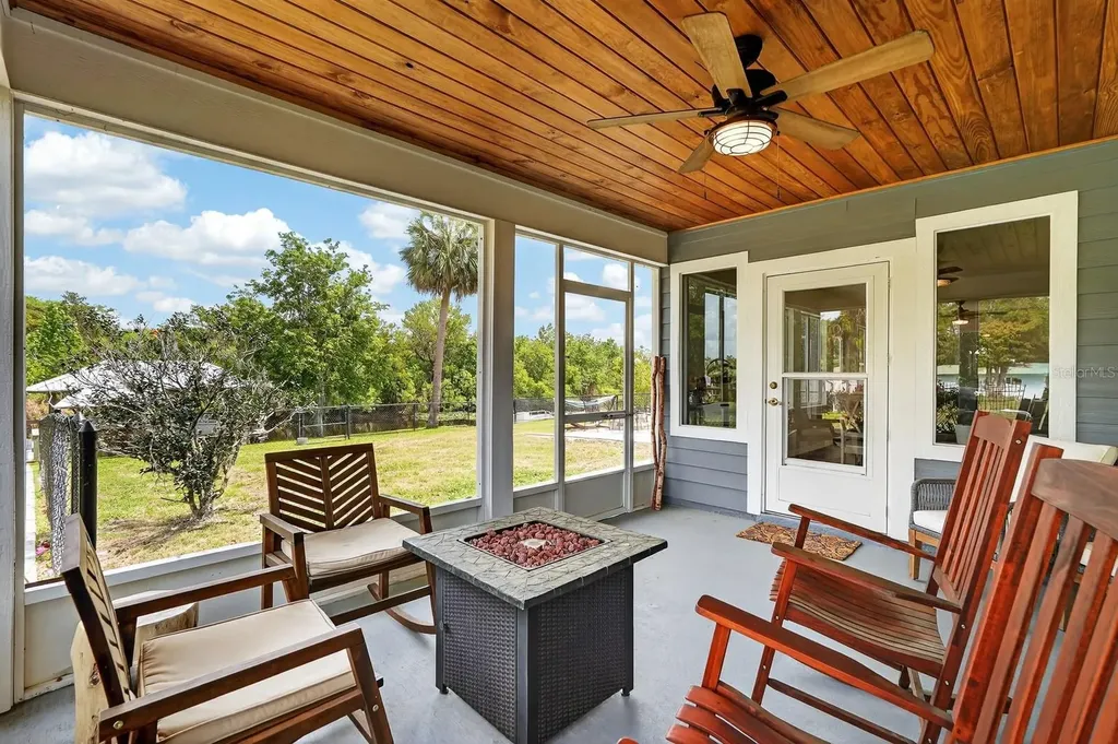 1523 Lakeside Drive Deland FL 32720
