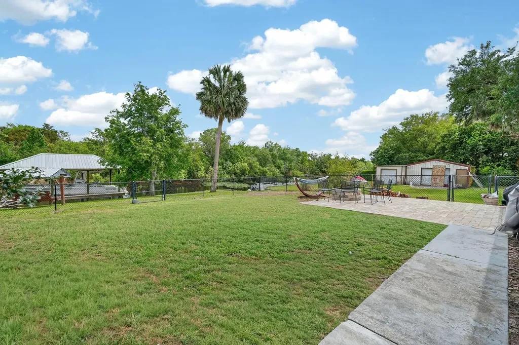 1523 Lakeside Drive Deland FL 32720