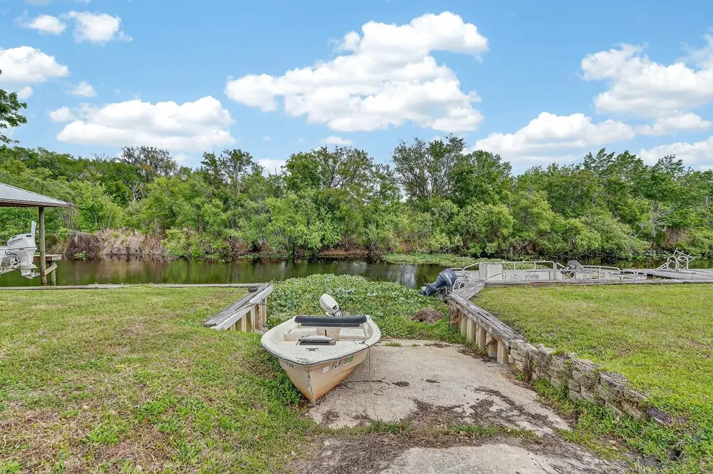 1523 Lakeside Drive Deland FL 32720