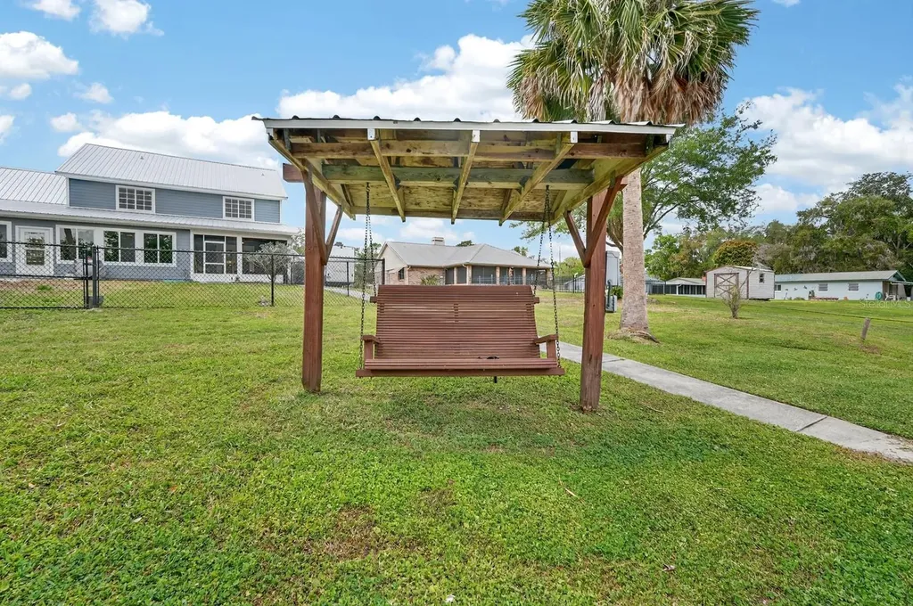 1523 Lakeside Drive Deland FL 32720