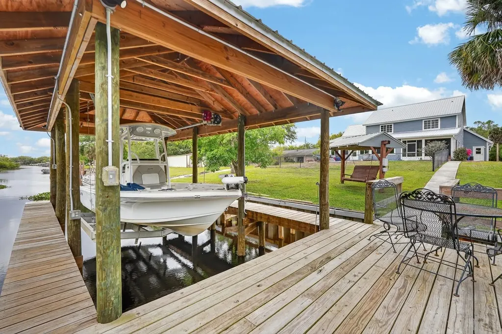 1523 Lakeside Drive Deland FL 32720