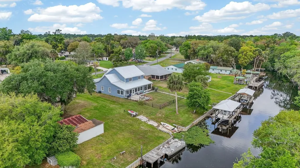 1523 Lakeside Drive Deland FL 32720
