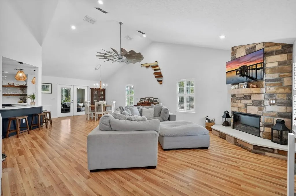 1523 Lakeside Drive Deland FL 32720