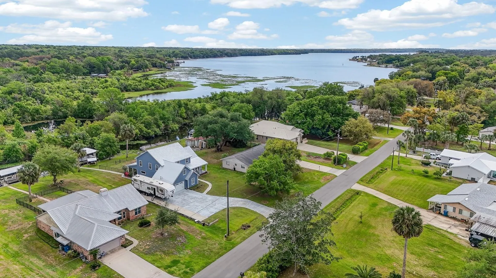 1523 Lakeside Drive Deland FL 32720