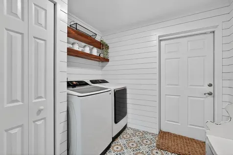 1523 Lakeside Drive Deland FL 32720