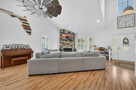 1523 Lakeside Drive Deland FL 32720
