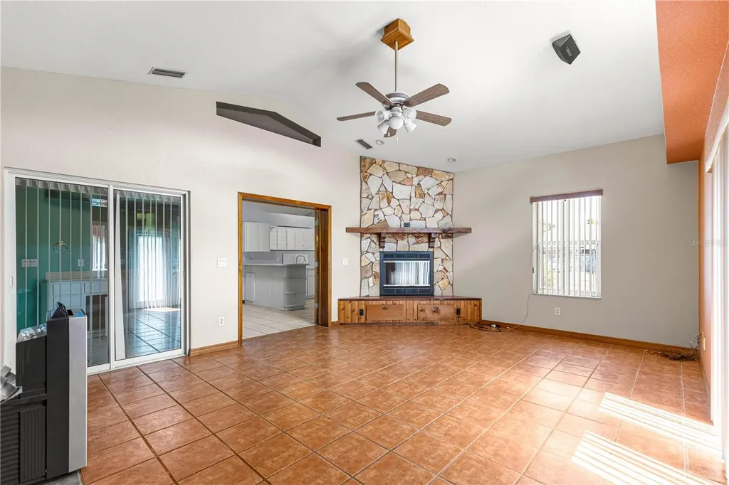 1090 NW 67th Place Ocala FL 34475