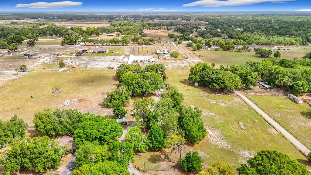 216 Corbett Road Lithia FL 33547