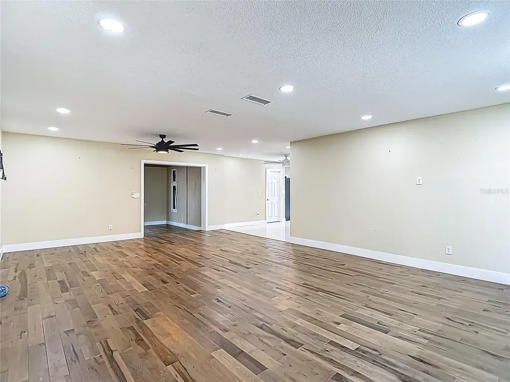 216 Corbett Road Lithia FL 33547