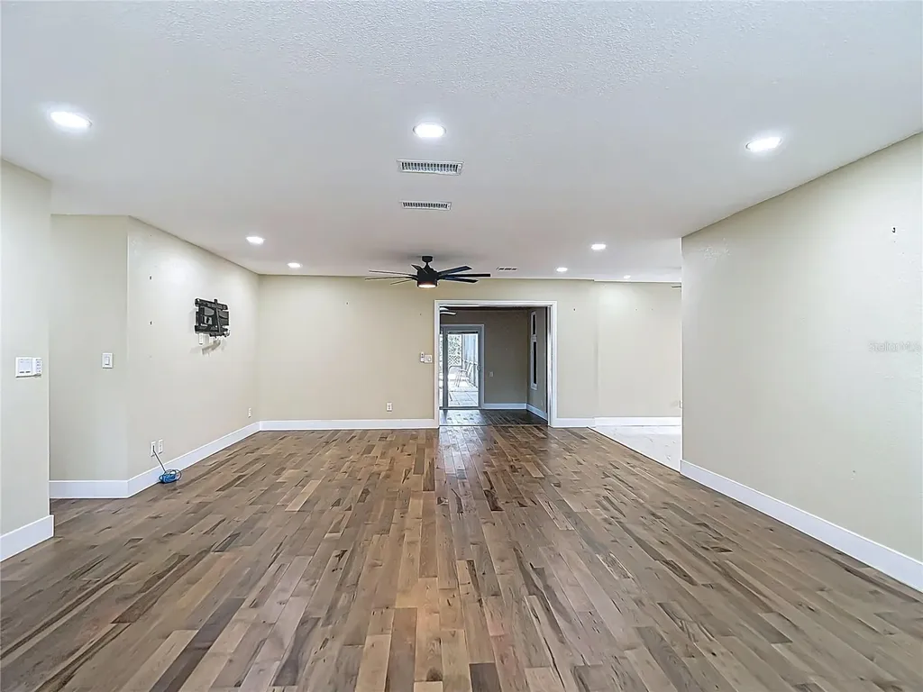 216 Corbett Road Lithia FL 33547