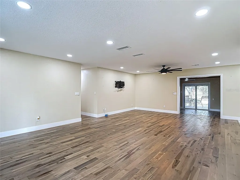 216 Corbett Road Lithia FL 33547