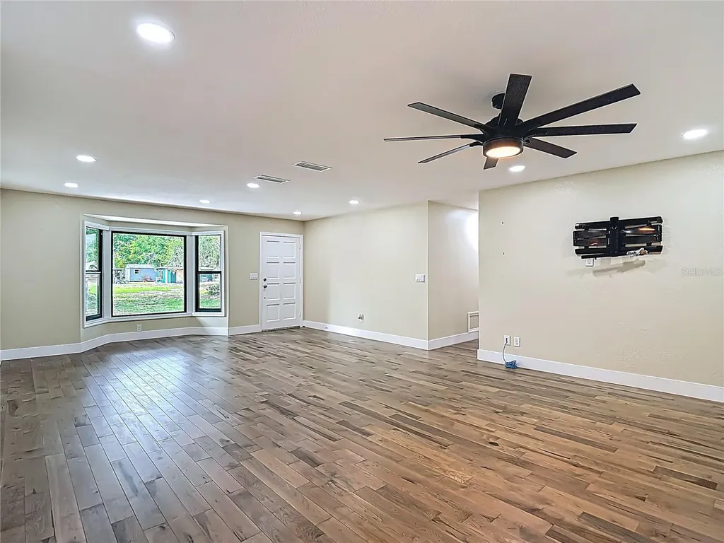 216 Corbett Road Lithia FL 33547