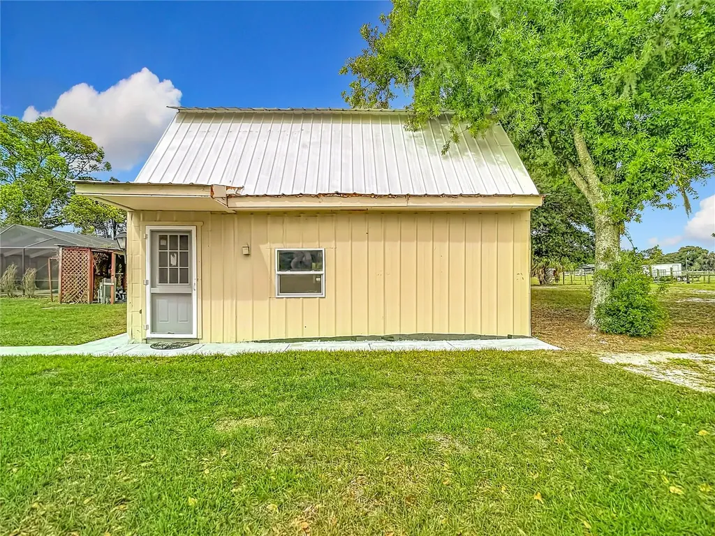 216 Corbett Road Lithia FL 33547