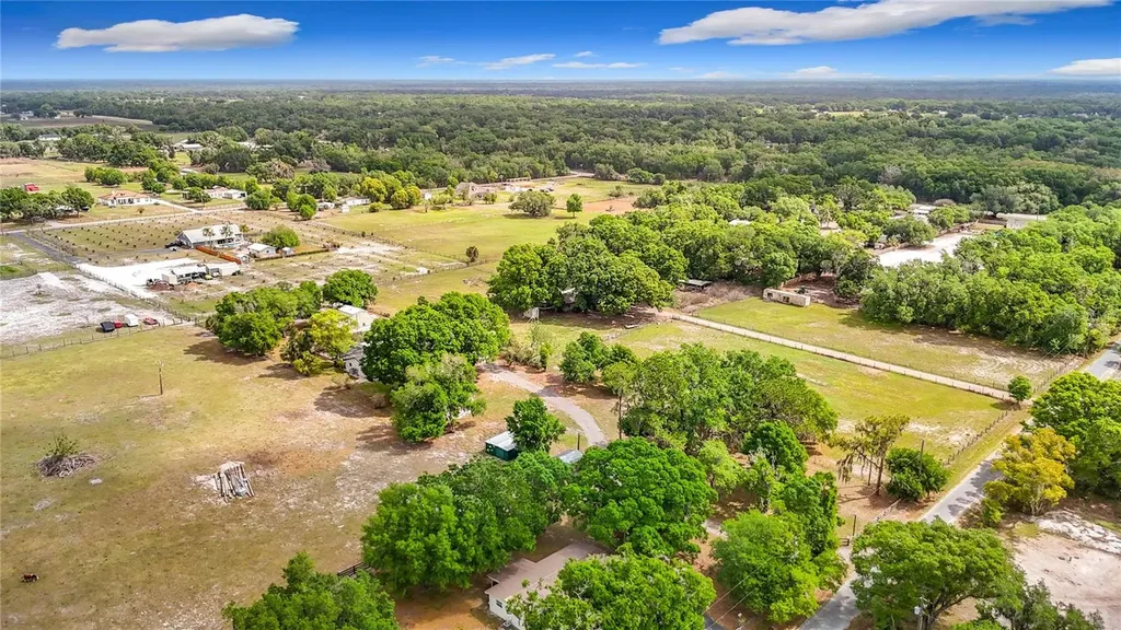 216 Corbett Road Lithia FL 33547