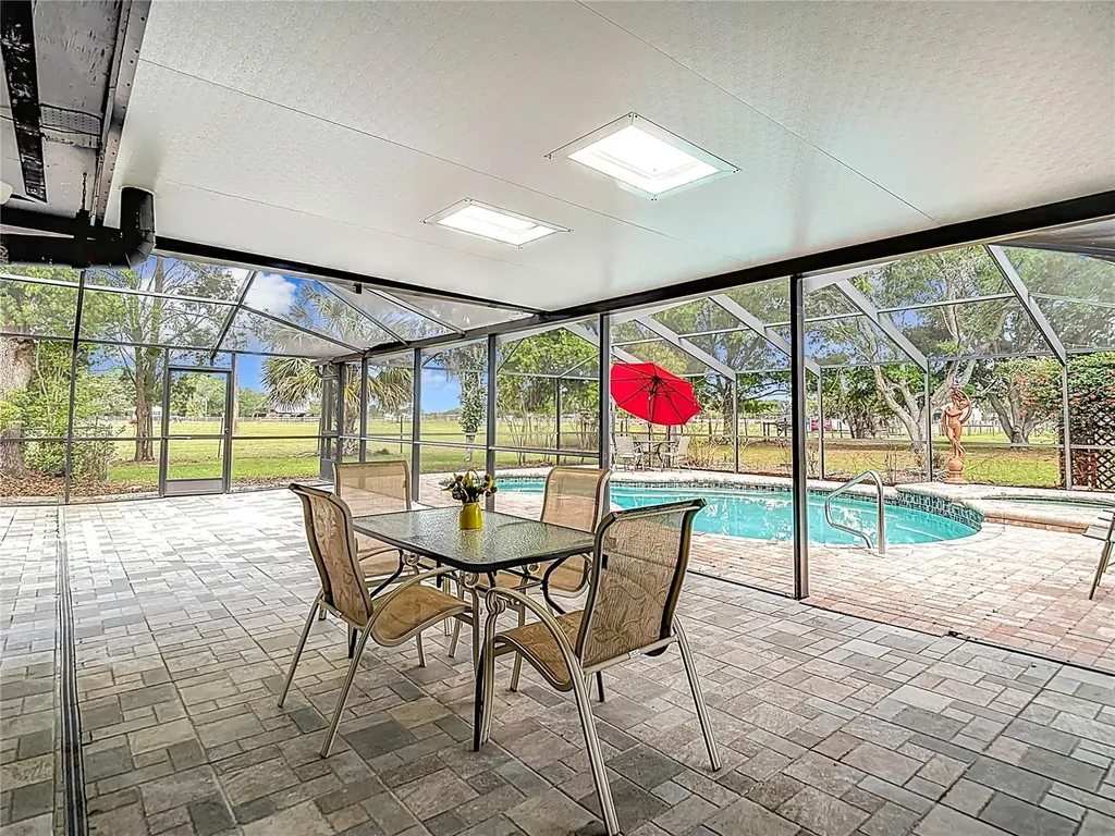 216 Corbett Road Lithia FL 33547