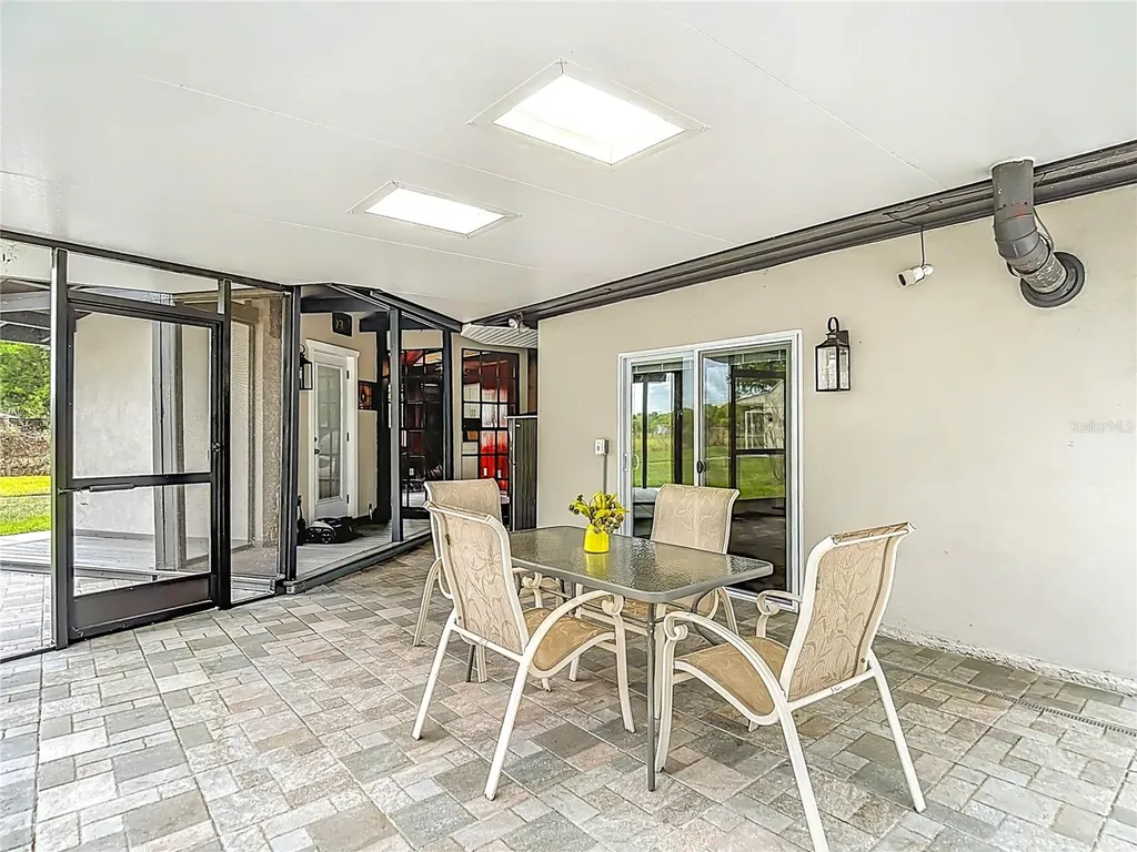 216 Corbett Road Lithia FL 33547