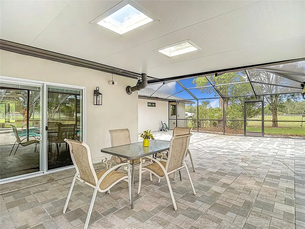 216 Corbett Road Lithia FL 33547