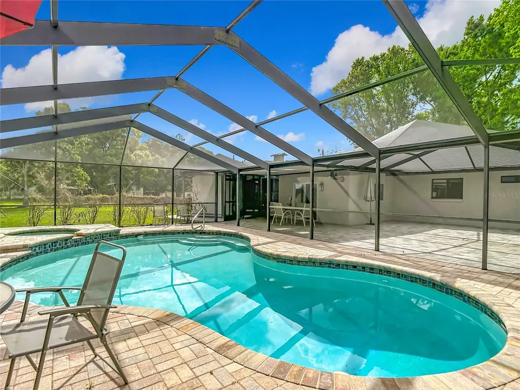 216 Corbett Road Lithia FL 33547