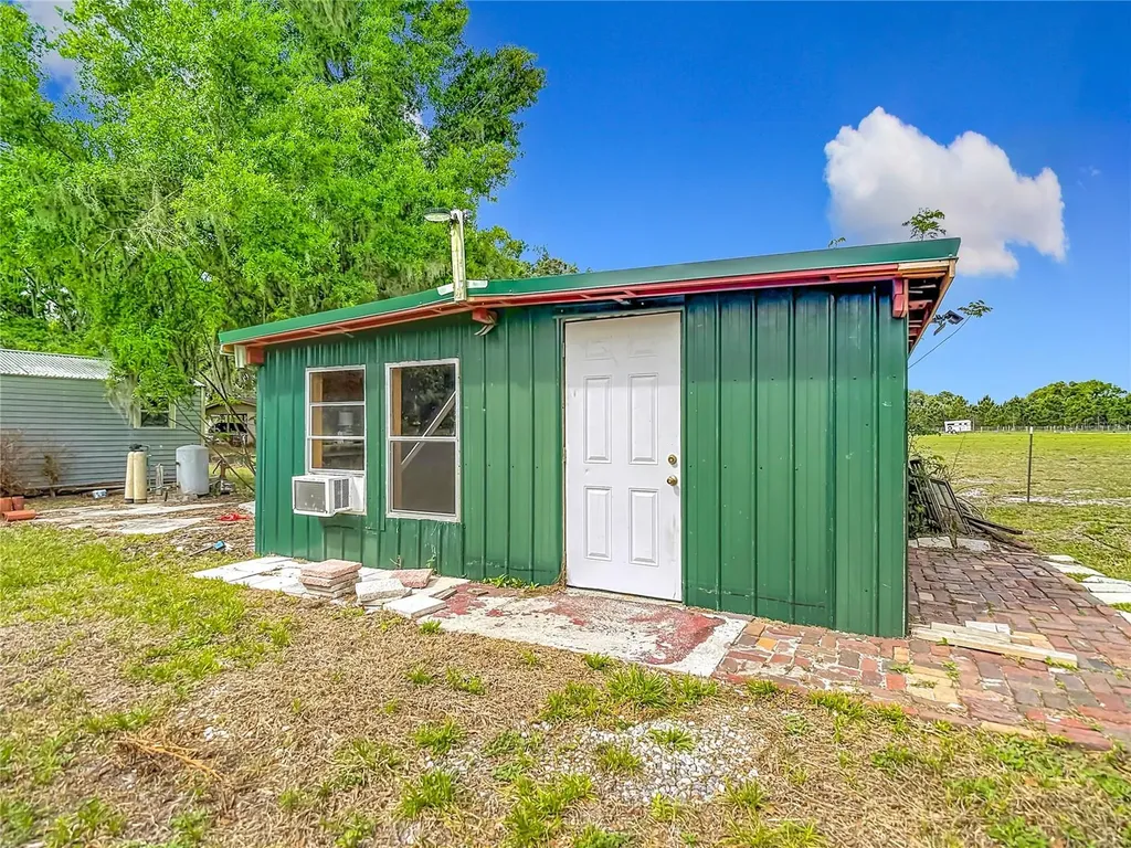 216 Corbett Road Lithia FL 33547