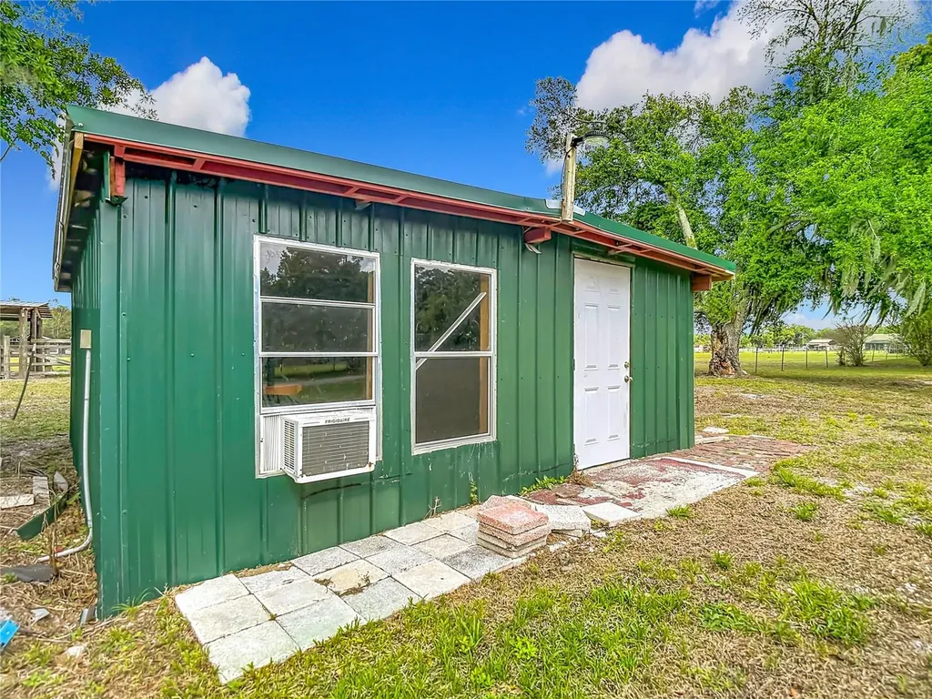 216 Corbett Road Lithia FL 33547