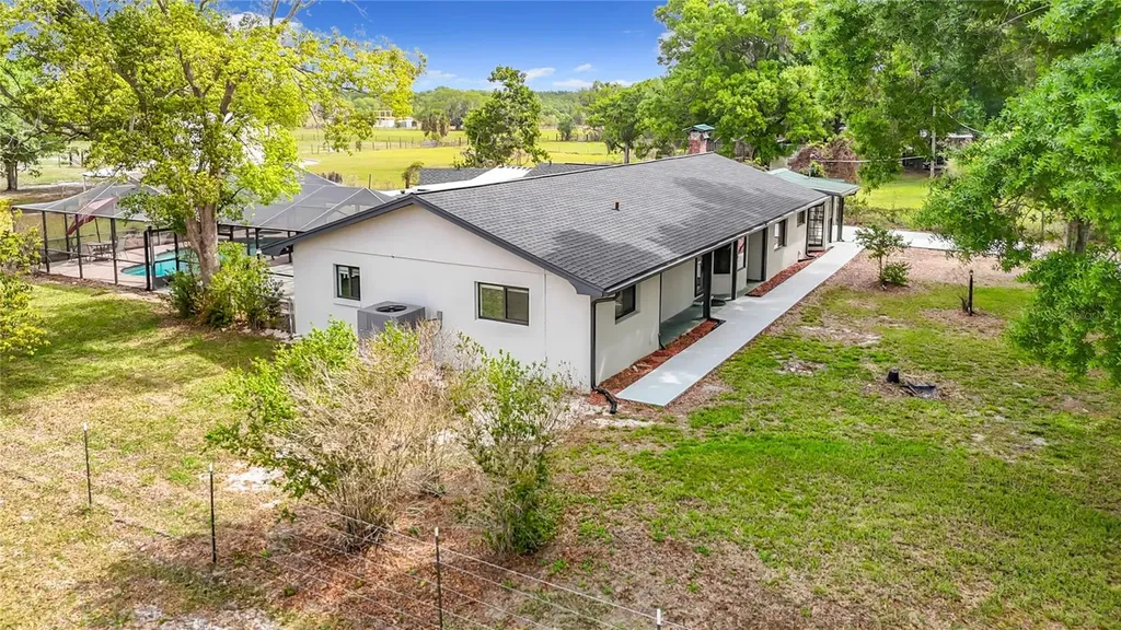 216 Corbett Road Lithia FL 33547