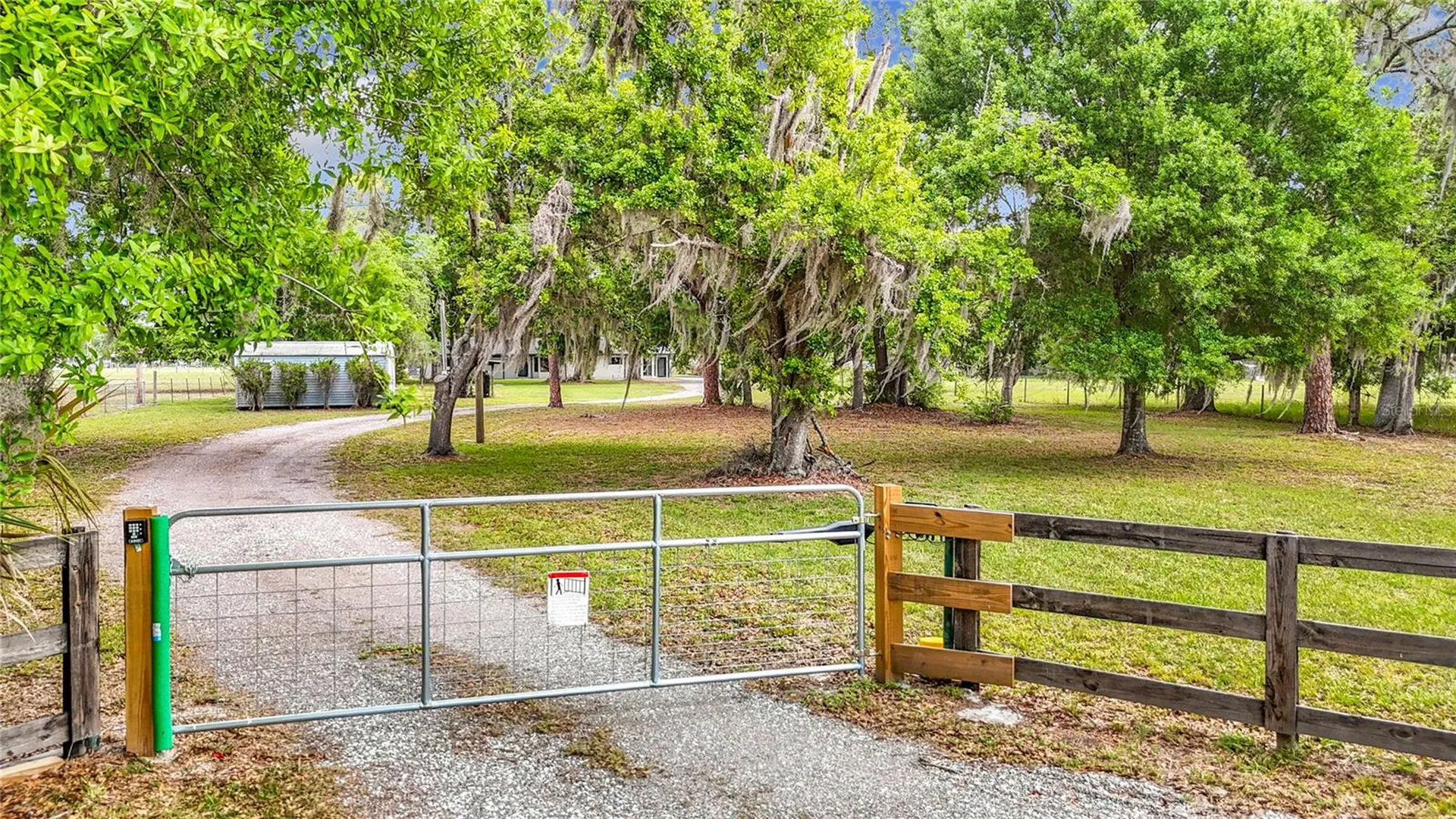 216 Corbett Road Lithia FL 33547