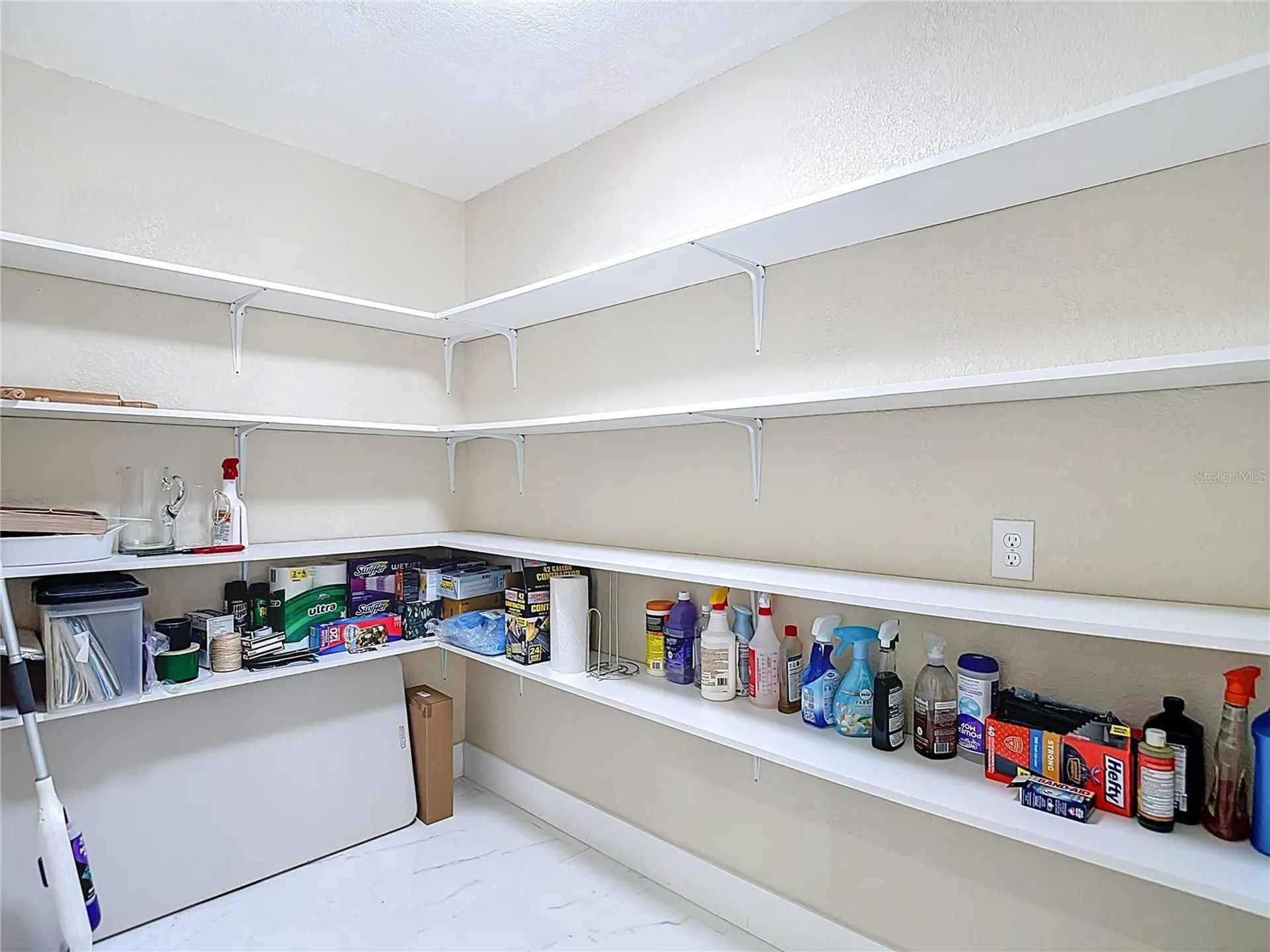 216 Corbett Road Lithia FL 33547