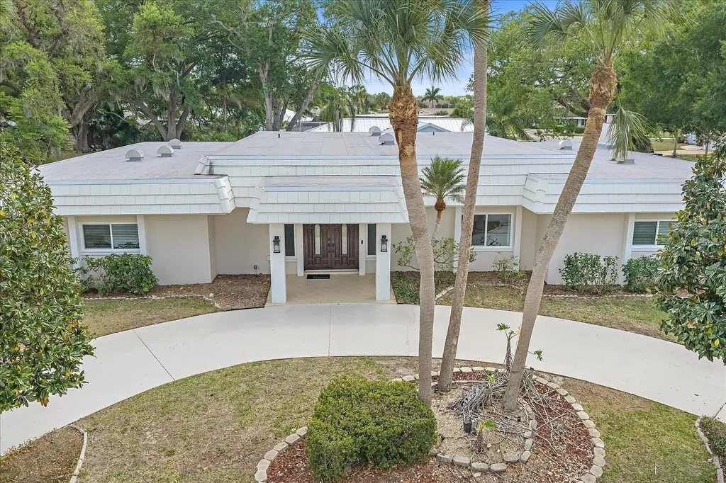 1734 Riviera Circle Sarasota FL 34232