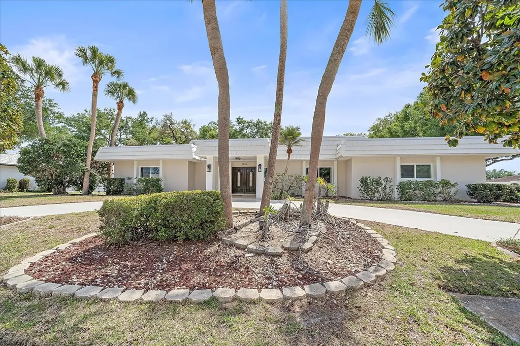 1734 Riviera Circle Sarasota FL 34232
