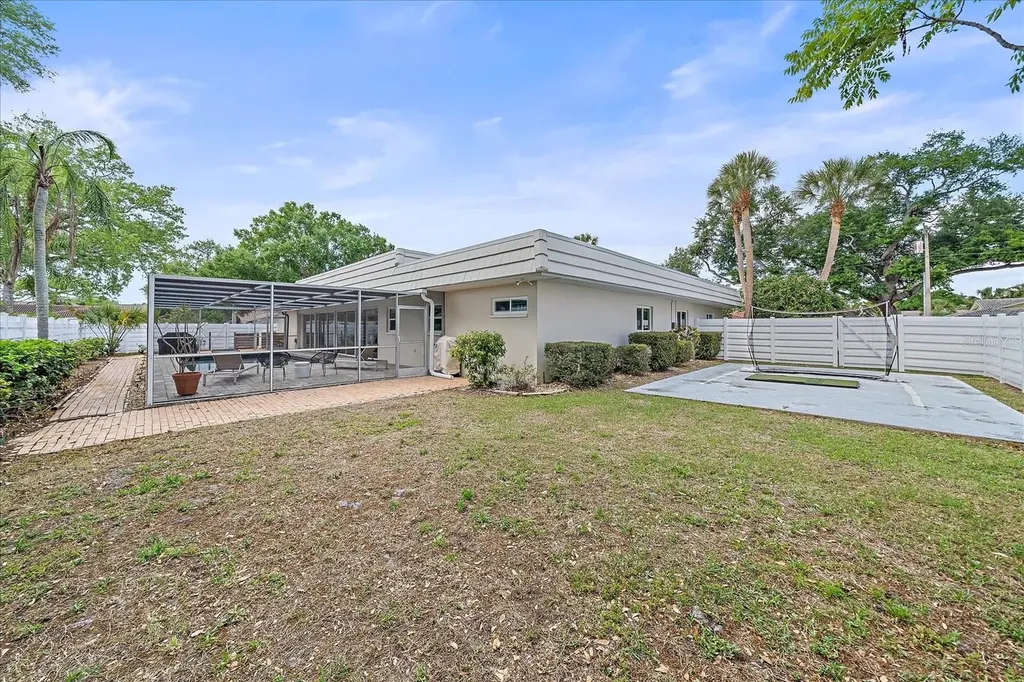 1734 Riviera Circle Sarasota FL 34232