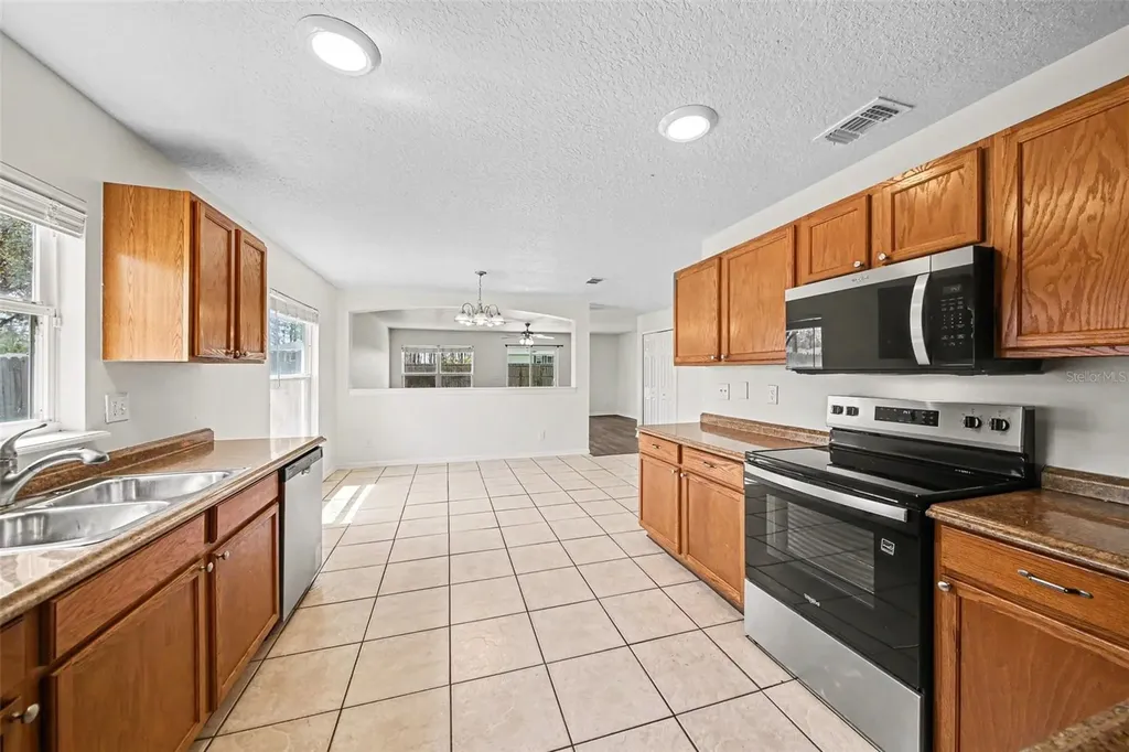 1461 E Whooping Drive Groveland FL 34736