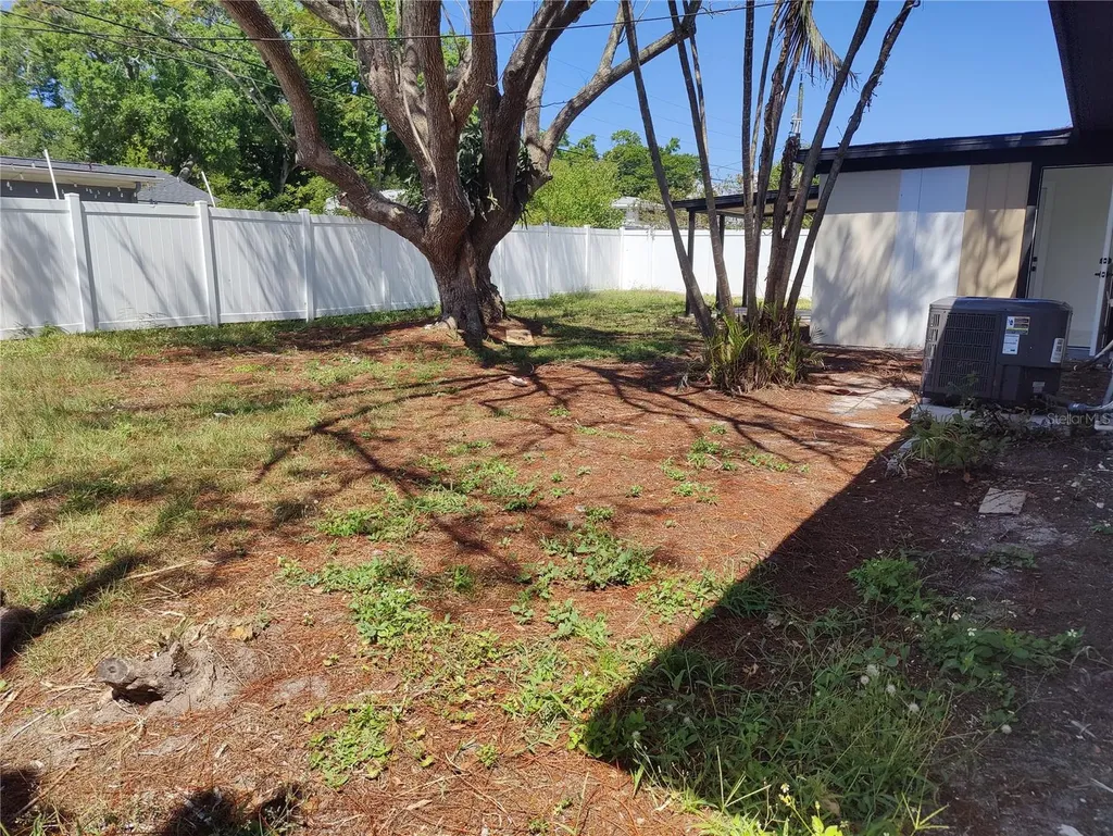 7498 Orpine Drive N St Petersburg FL 33702