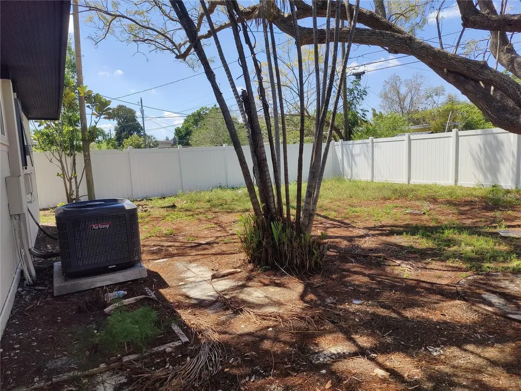 7498 Orpine Drive N St Petersburg FL 33702