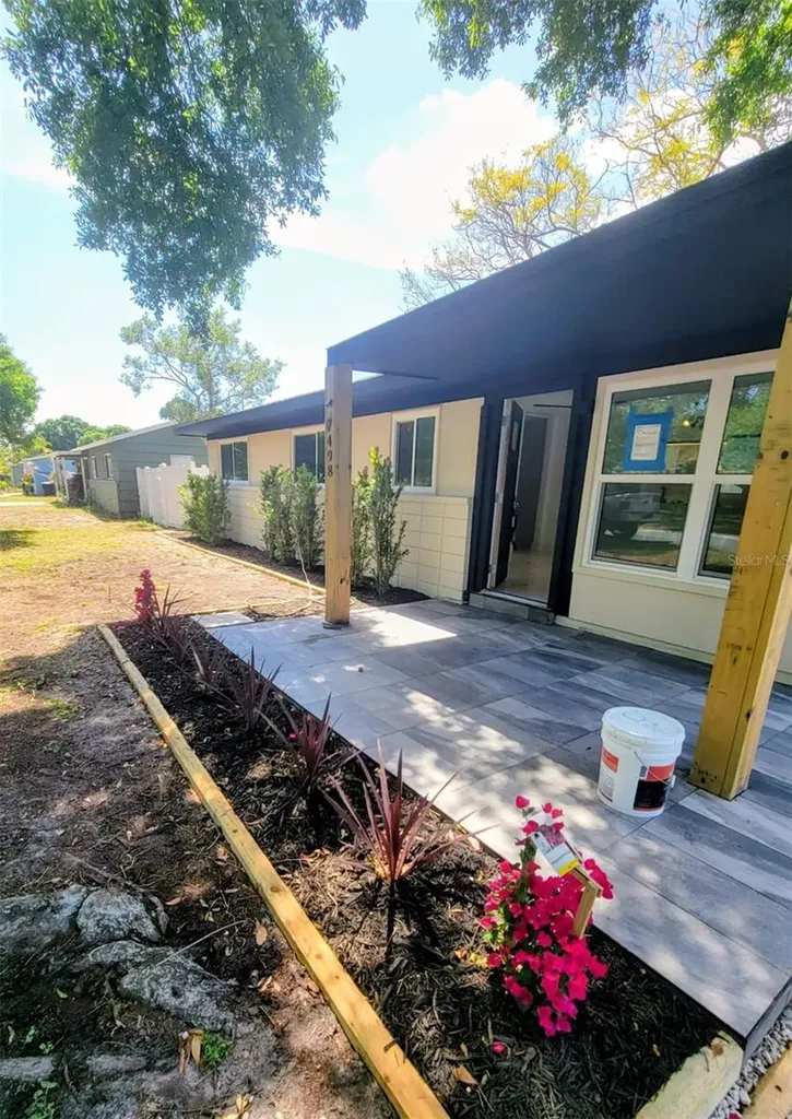 7498 Orpine Drive N St Petersburg FL 33702