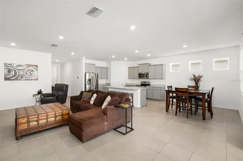 13204 Waterleaf Garden Circle Riverview FL 33579