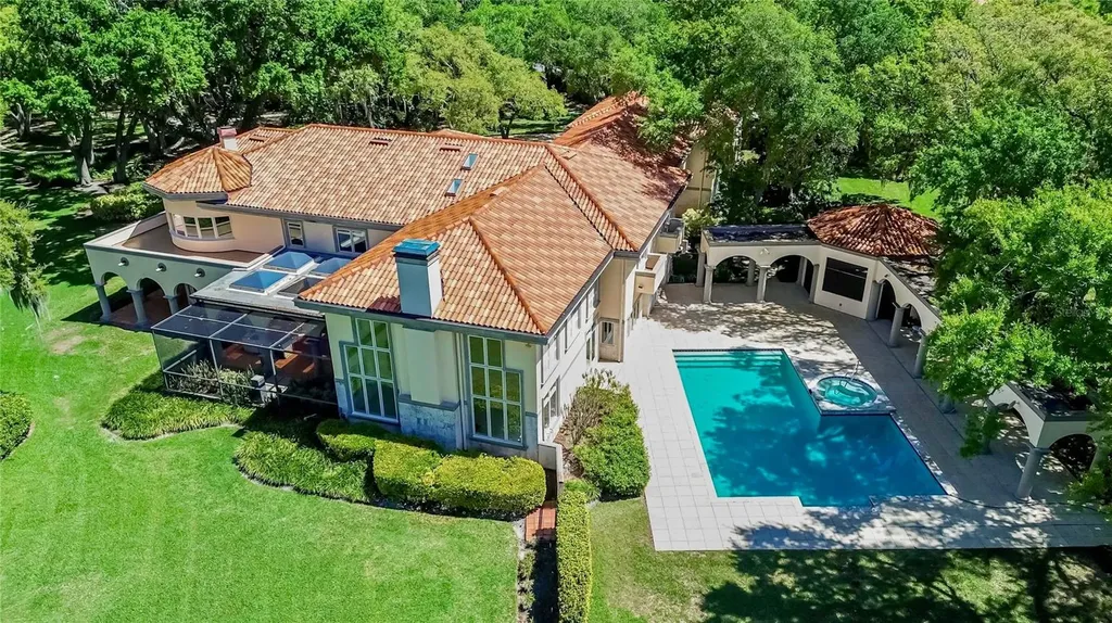 1043 Guisando De Avila Tampa FL 33613