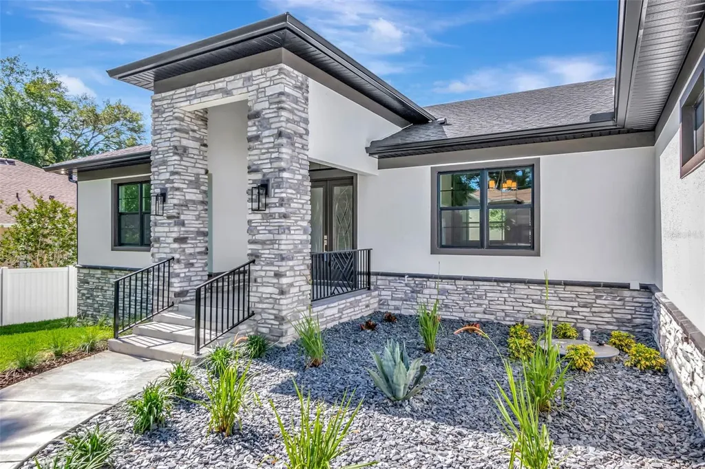 108 Irwin Street E Safety Harbor FL 34695