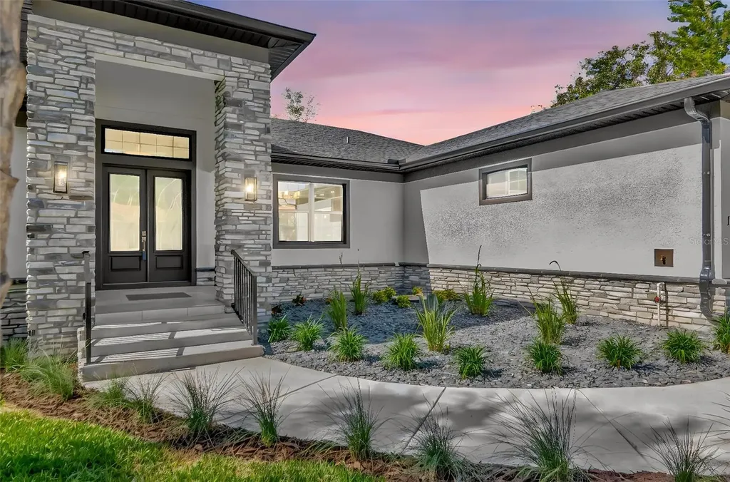 108 Irwin Street E Safety Harbor FL 34695