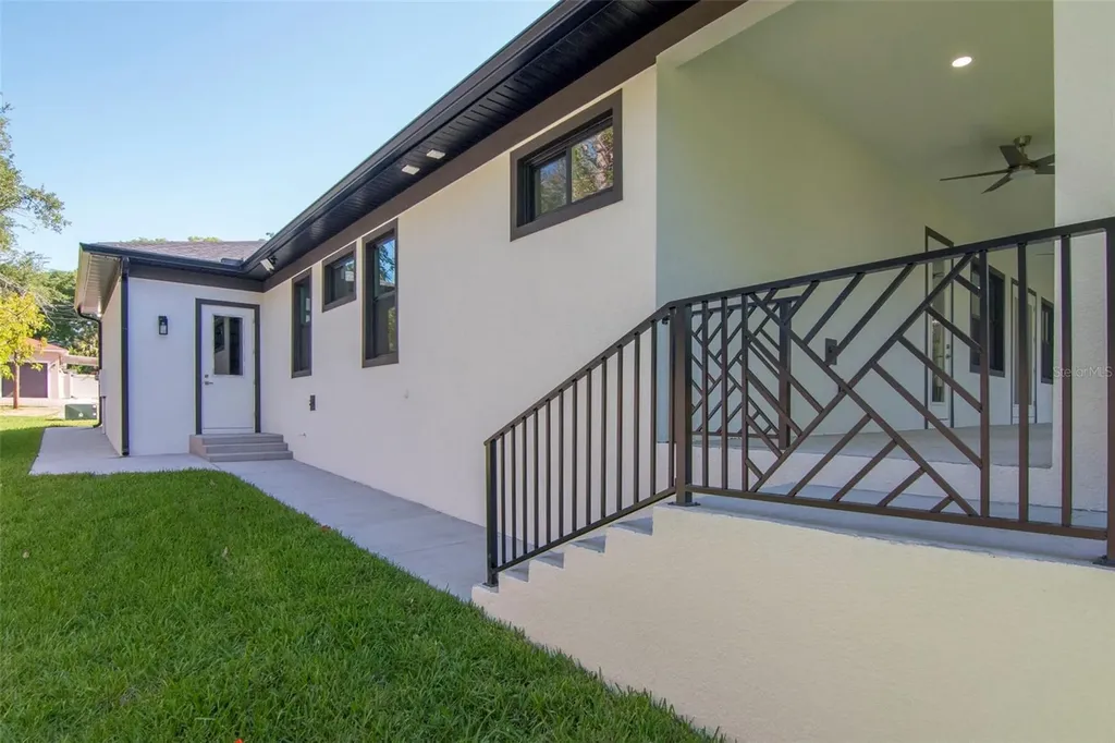 108 Irwin Street E Safety Harbor FL 34695