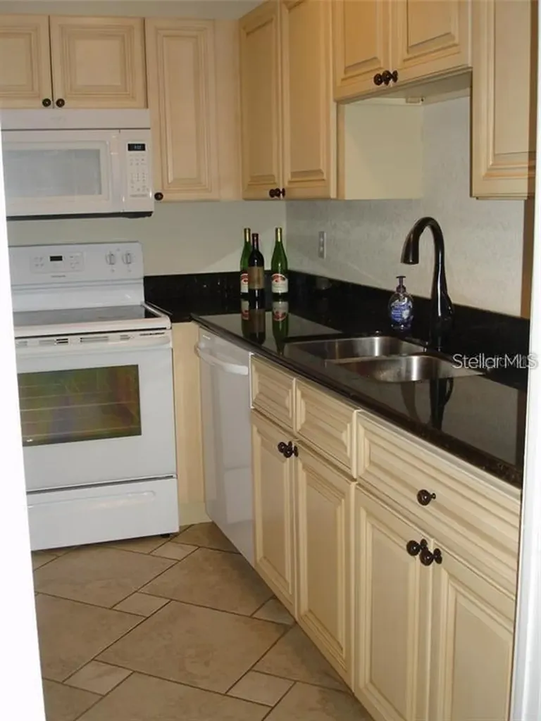 7211 W Country Club Drive N Sarasota FL 34243