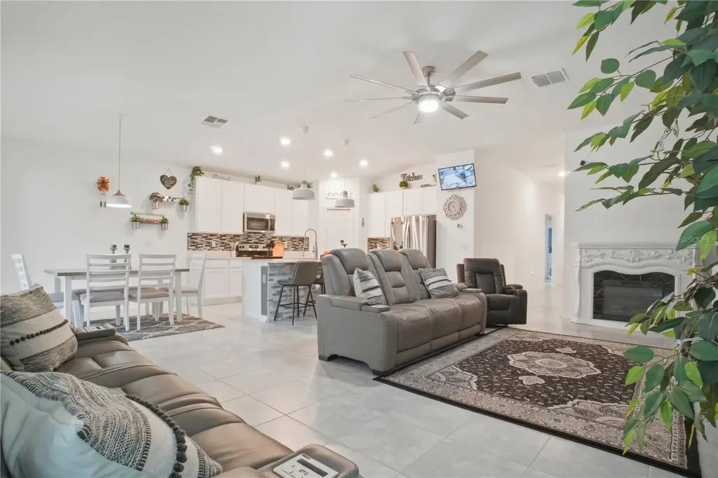 389 Singing Sands Circle Lake Wales FL 33859
