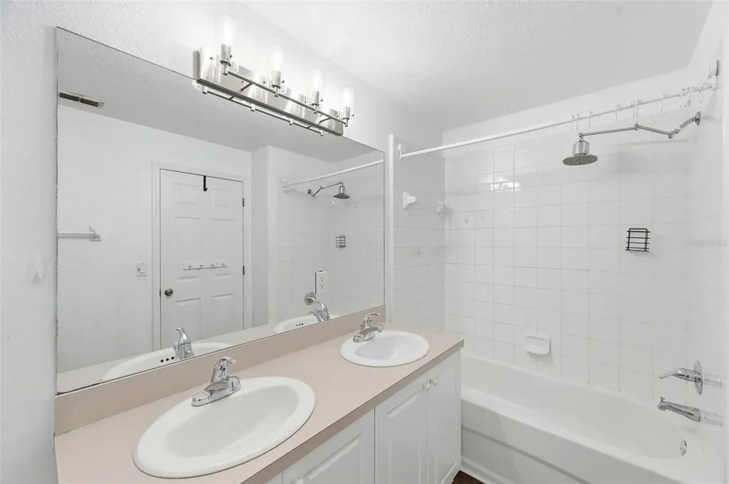 4347 Har Paul Circle Tampa FL 33614