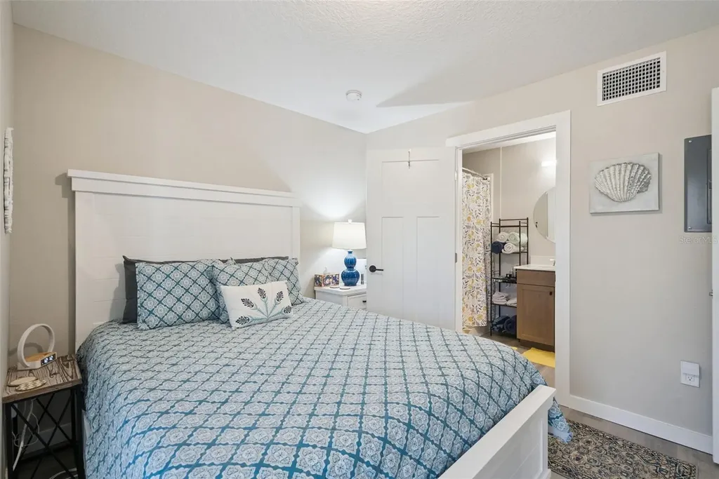 2592 Grassy Point Drive Lake Mary FL 32746