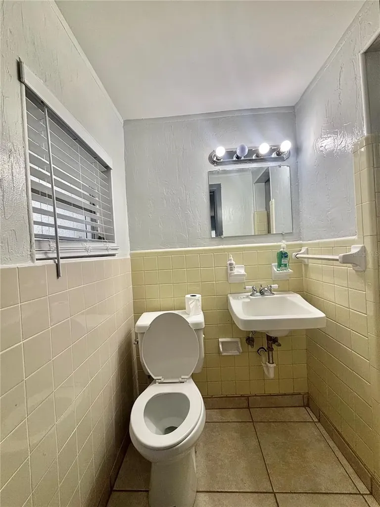 3713 W Mckay Avenue Tampa FL 33609
