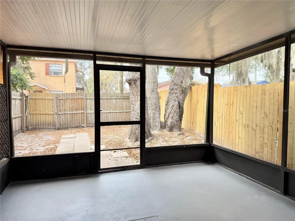5156 Tennis Court Circle Tampa FL 33617