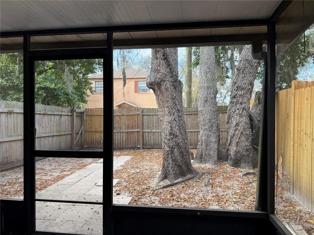 5156 Tennis Court Circle Tampa FL 33617
