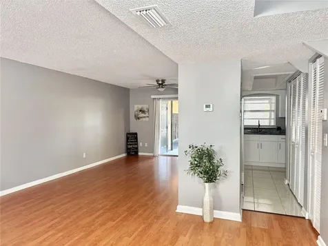 5156 Tennis Court Circle Tampa FL 33617