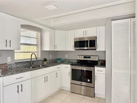 5156 Tennis Court Circle Tampa FL 33617