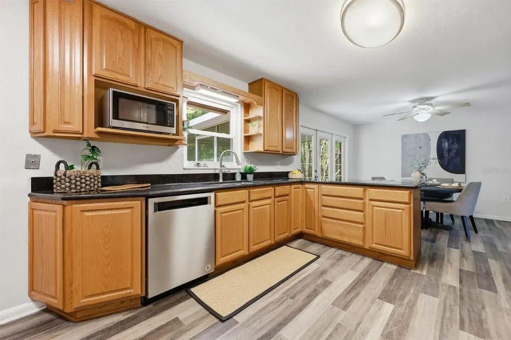 9235 NW 11th Place Gainesville FL 32606