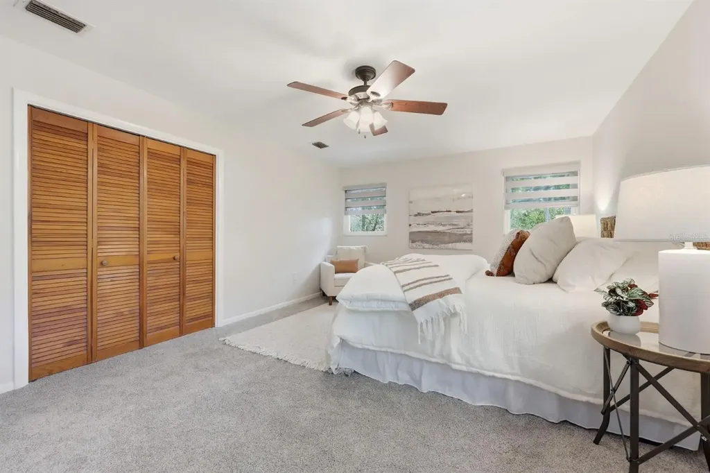 9235 NW 11th Place Gainesville FL 32606